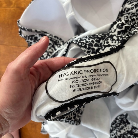 Kim Gravel x Swimsuits For All Swimsuit Sz 24 Skirted 1-Piece Suit - Picture 7 of 8